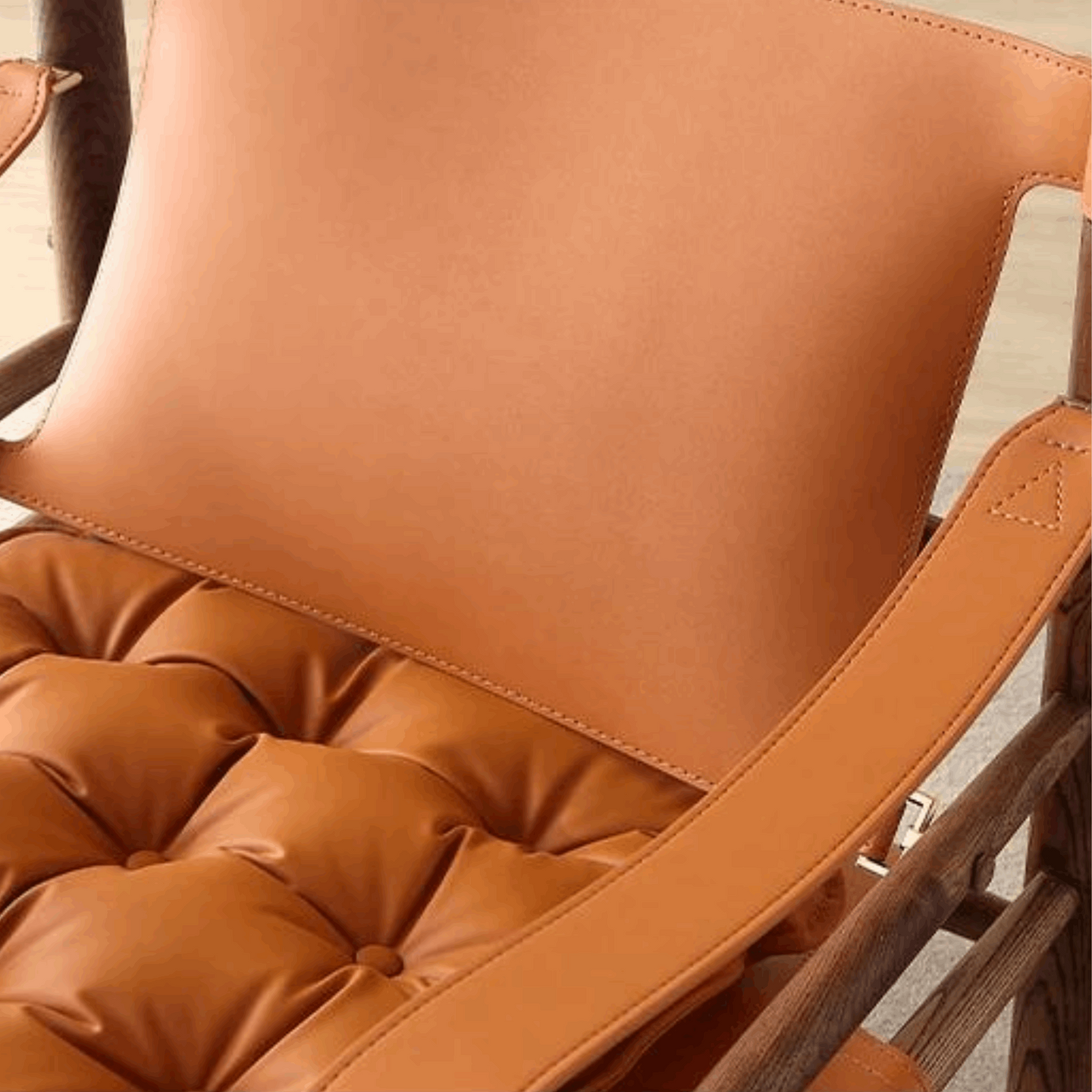 Fauteuil confortable en cuir et bois – SIROCCO