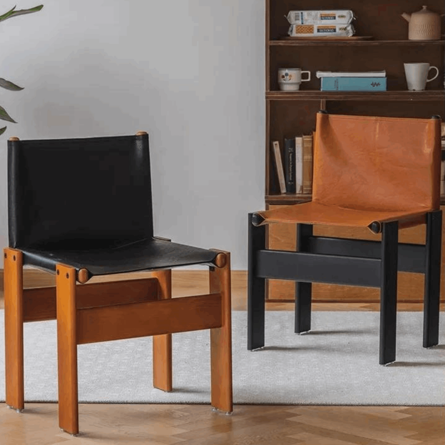 Chaise en cuir et bois de style vintage – EBENELLA