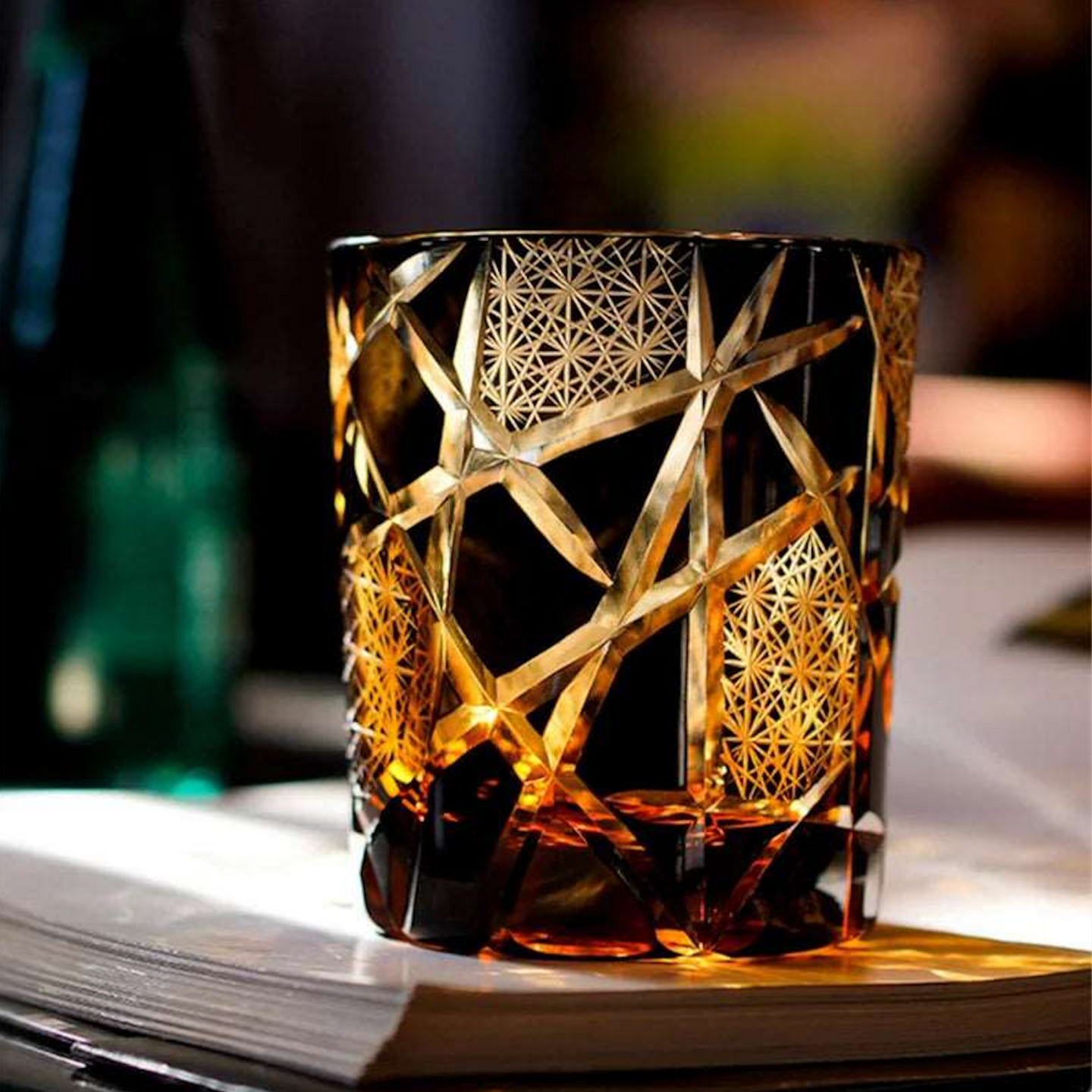 Black amber whiskey glass in Edo Kiriko crystal – IRO