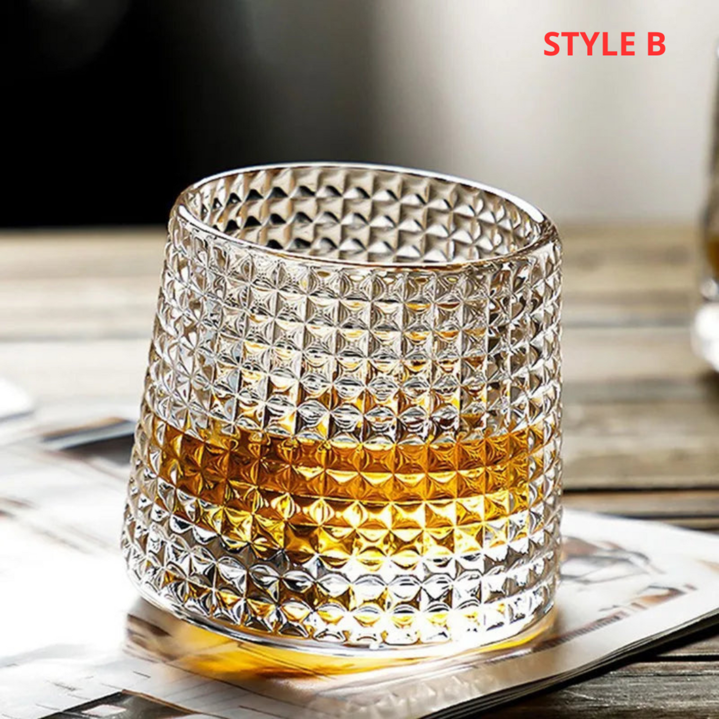 Rotating Textured Whiskey Glass: SPIRALY