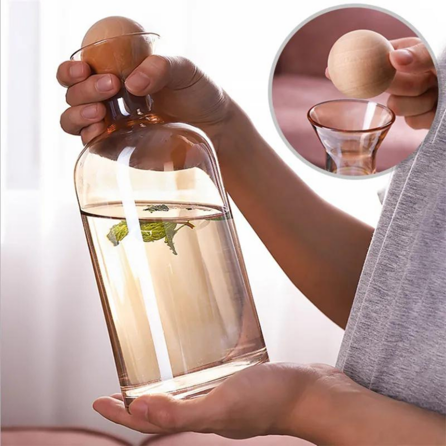 Design glass water carafe - CARA