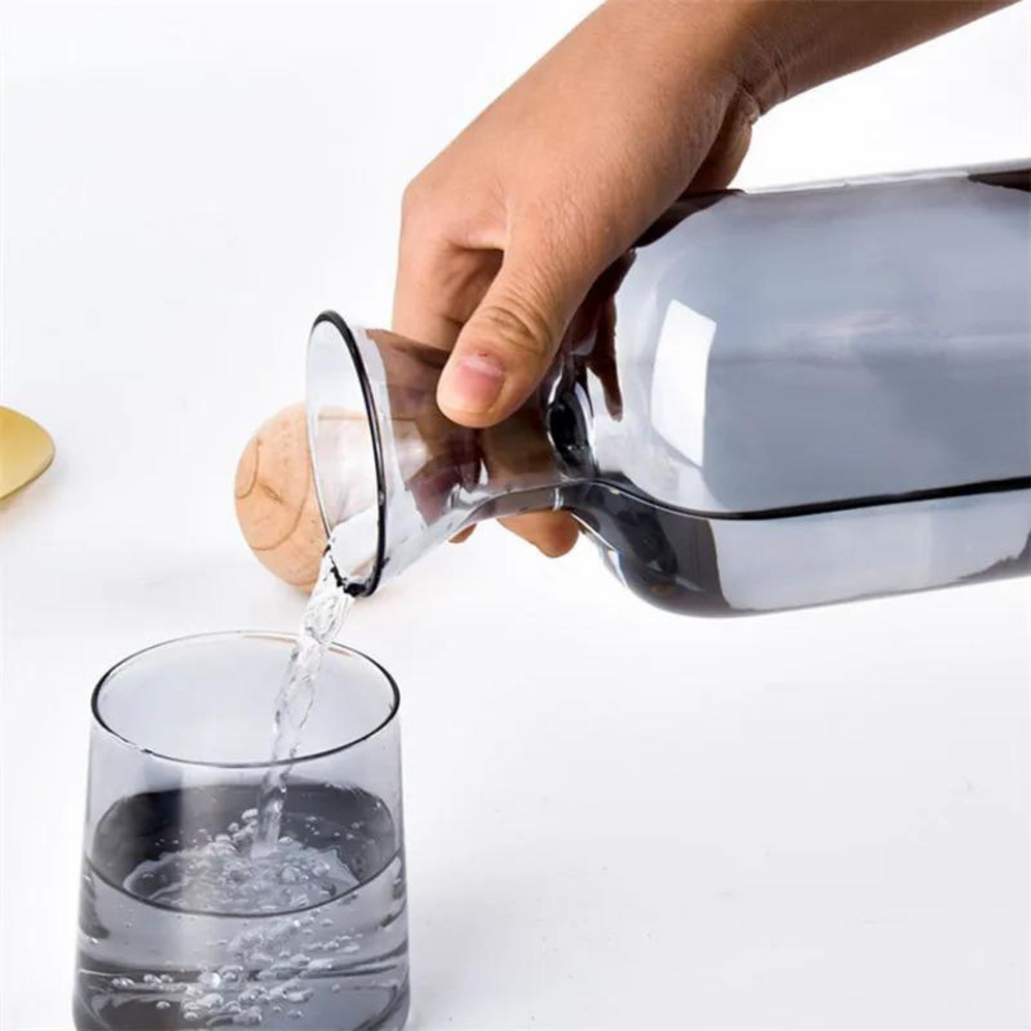 Design glass water carafe - CARA