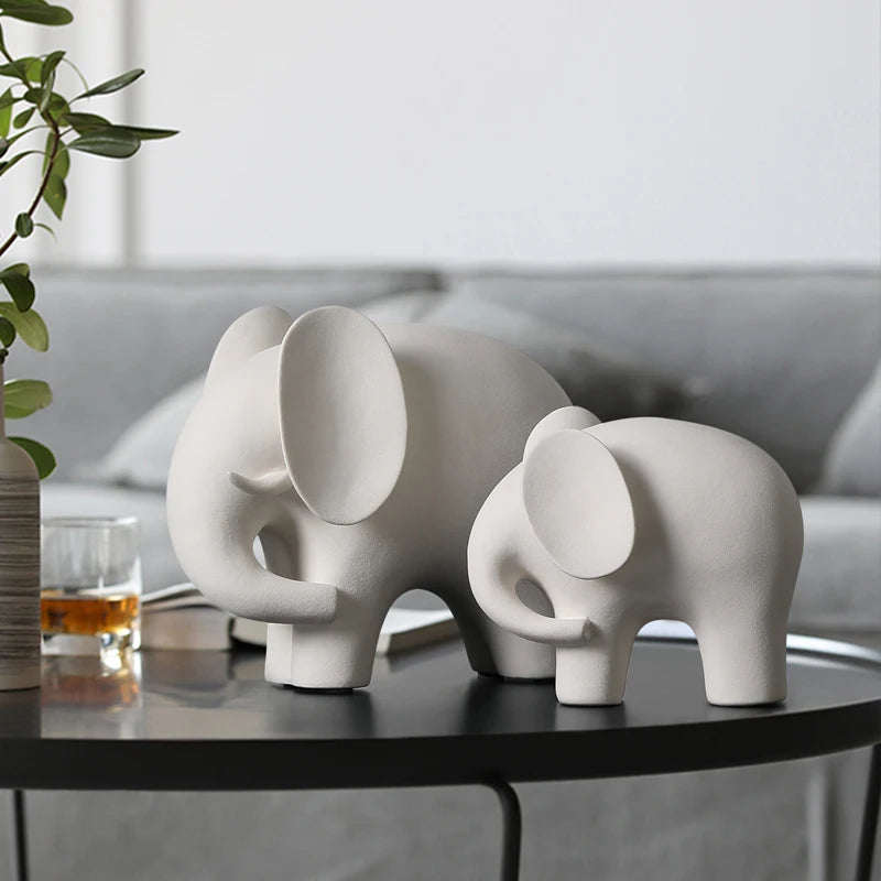 Minimalist elephant figurine – IVORY