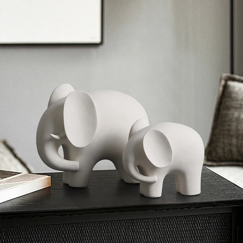 Minimalist elephant figurine – IVORY