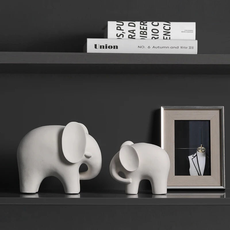 Minimalist elephant figurine – IVORY